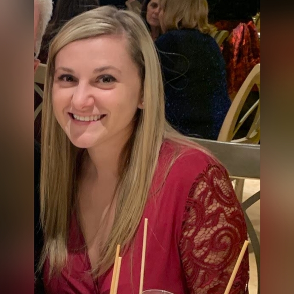 Meet your Posher, Andrea - Picture 4 of 4